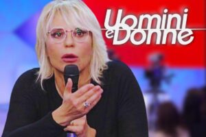 uomini e donne logo maria de filippi stupita