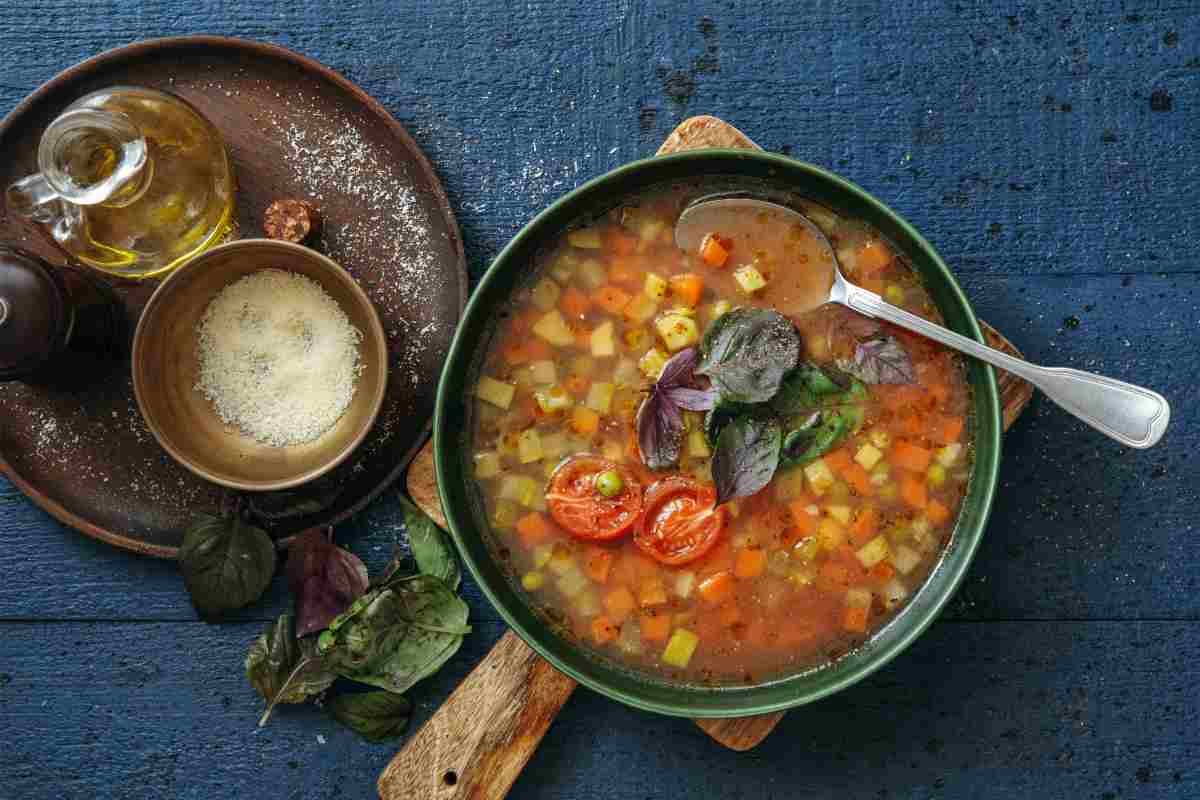 Minestrone e condimenti